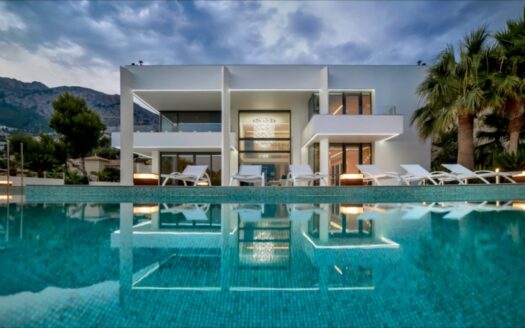 The most luxurious Villa in the exclusive residence ALTEA HILLS!