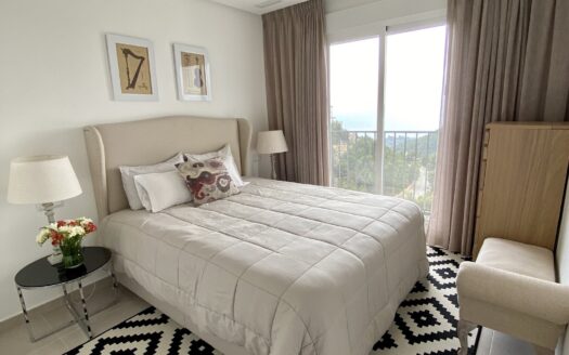 Элегантная квартира с видом на море и горы в Altea Hills!