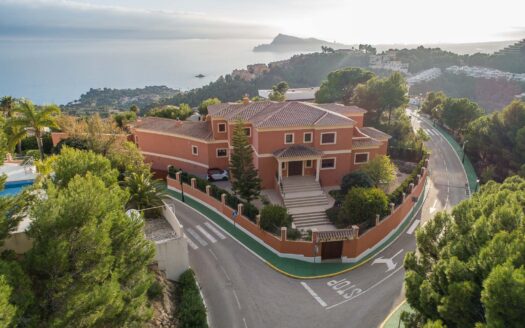Modern, luxury Villa with a unique panoramic sea view in Altea Hills!